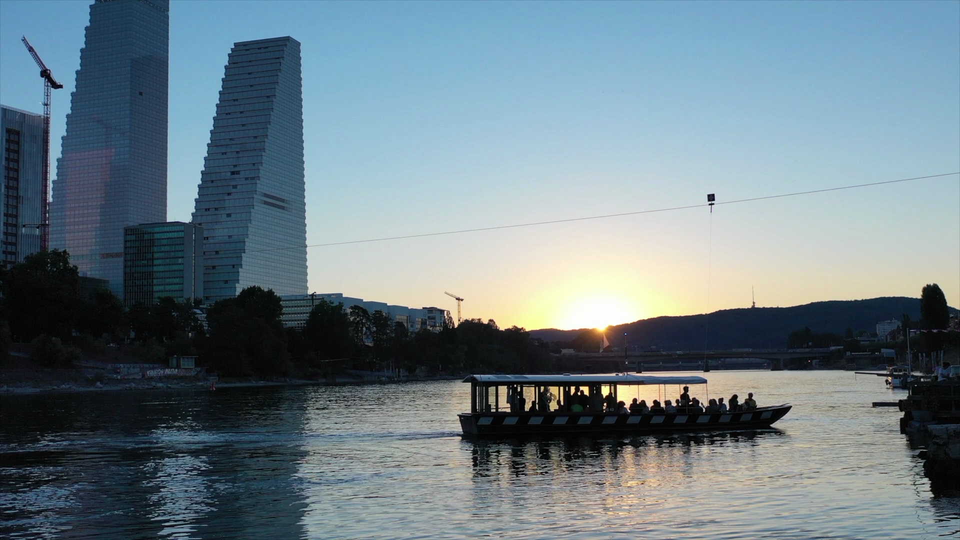 Morgenstimmung auf dem Rhein – Basel geniessen mit Kaffee & Gipfeli
